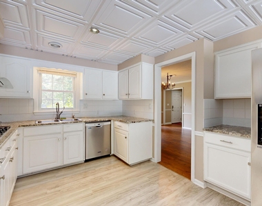 1531 Dartmouth Court - Photo Thumbnail 9