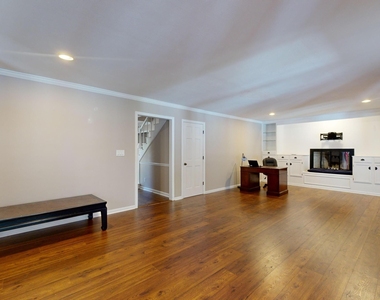 1531 Dartmouth Court - Photo Thumbnail 19
