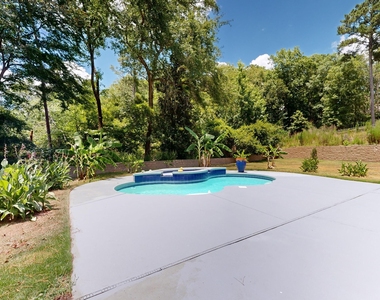 1531 Dartmouth Court - Photo Thumbnail 2
