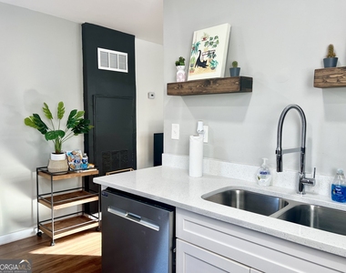 1165 Eggleston Street Sw - Photo Thumbnail 9