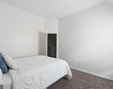 565 Dasheill Lane - Photo Thumbnail 15