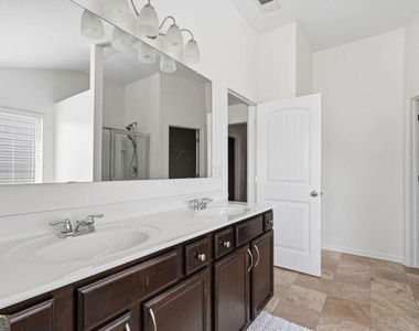 565 Dasheill Lane - Photo Thumbnail 23