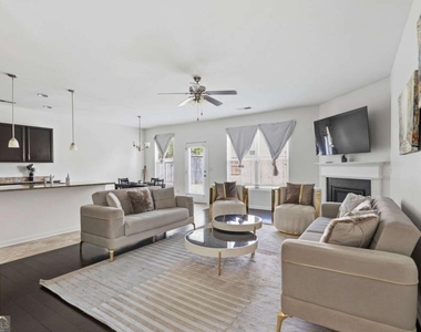 565 Dasheill Lane - Photo Thumbnail 4