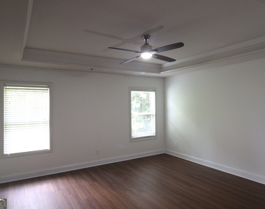 726 Garbrooke Drive - Photo Thumbnail 4