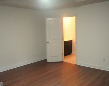 726 Garbrooke Drive - Photo Thumbnail 6