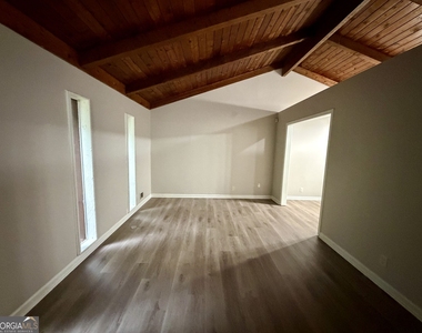 5776 Windermere Court - Photo Thumbnail 2