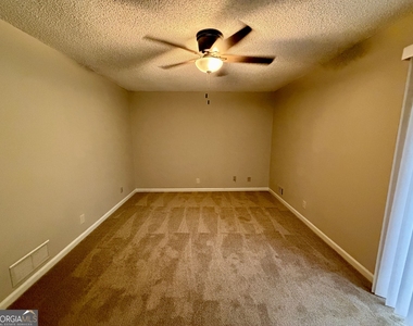 5776 Windermere Court - Photo Thumbnail 11