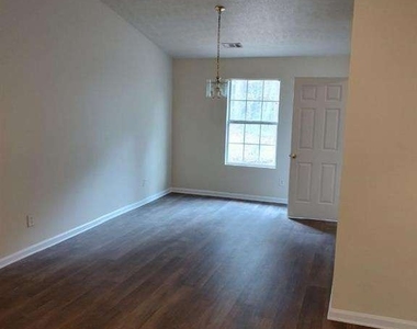 4957 N Redan Circle - Photo Thumbnail 12