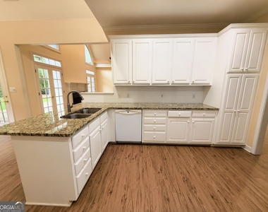 4009 Treemont Lane - Photo Thumbnail 14