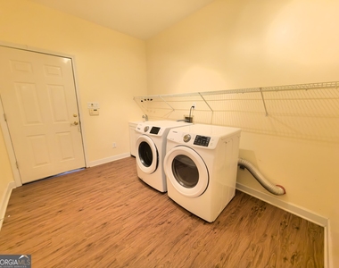 4009 Treemont Lane - Photo Thumbnail 32