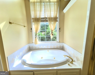 4009 Treemont Lane - Photo Thumbnail 24
