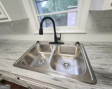 4117 Lake Drive - Photo Thumbnail 5