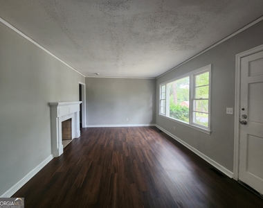 4117 Lake Drive - Photo Thumbnail 8