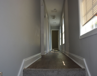 910 Mcdaniel Street Sw - Photo Thumbnail 4