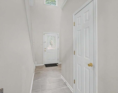 665 Peachtree Trail Drive - Photo Thumbnail 3