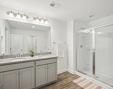 5059 Woodland Hills - Photo Thumbnail 10