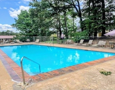 1235 Riverside Drive - Photo Thumbnail 17