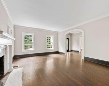 1337 Briarcliff Road Ne - Photo Thumbnail 6