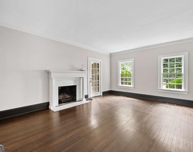 1337 Briarcliff Road Ne - Photo Thumbnail 8