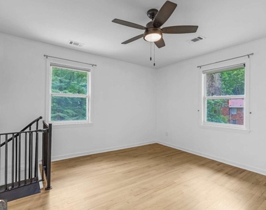 844 Deckner Avenue Sw - Photo Thumbnail 9