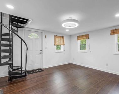 844 Deckner Avenue Sw - Photo Thumbnail 11