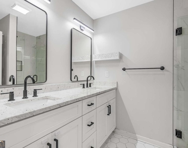 844 Deckner Avenue Sw - Photo Thumbnail 12