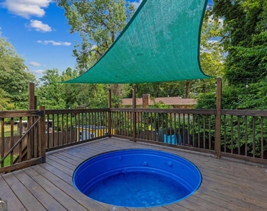 844 Deckner Avenue Sw - Photo Thumbnail 2