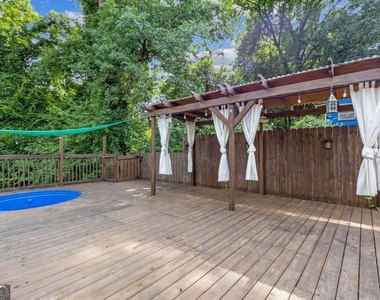 844 Deckner Avenue Sw - Photo Thumbnail 1