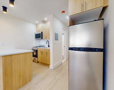 63-52 Saunders Street - Photo Thumbnail 4