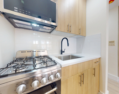 63-52 Saunders Street - Photo Thumbnail 6