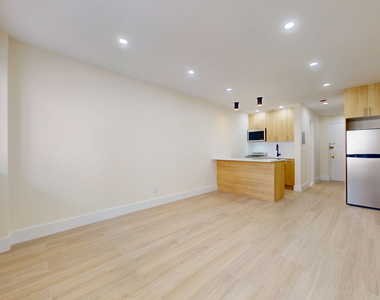 63-52 Saunders Street - Photo Thumbnail 8
