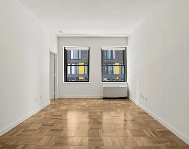 20 Exchange Place - Photo Thumbnail 2