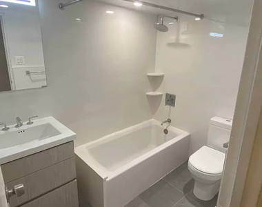 425 E 80th St - Photo Thumbnail 2