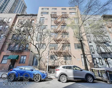 425 E 80th St - Photo Thumbnail 5