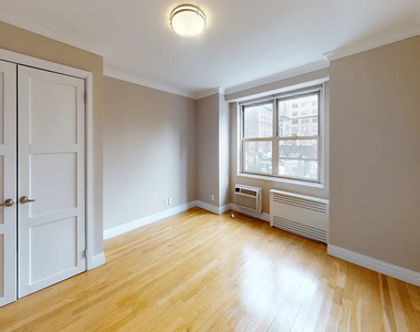 Tribeca Full Service With Water Views - Photo Thumbnail 7