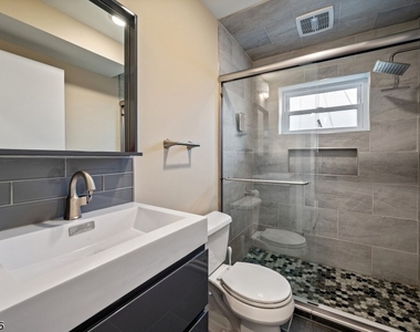 480 Parkway Dr - Photo Thumbnail 19