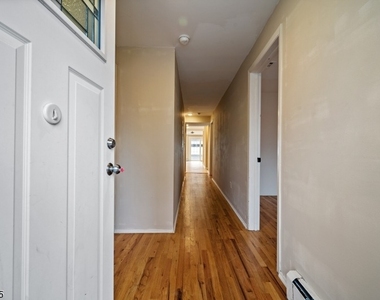 480 Parkway Dr - Photo Thumbnail 2