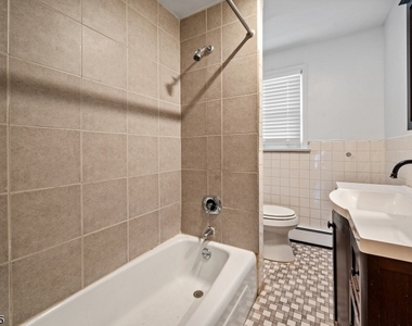 480 Parkway Dr - Photo Thumbnail 18