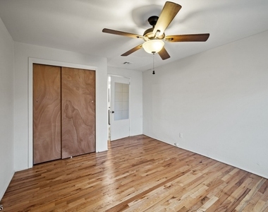 480 Parkway Dr - Photo Thumbnail 17