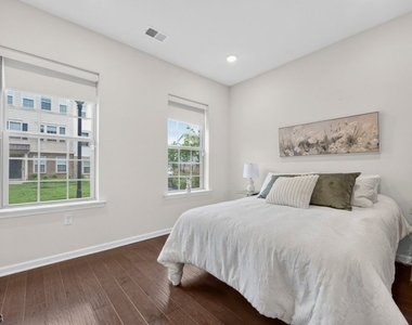 18 Cortland Ct - Photo Thumbnail 5