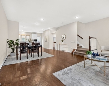18 Cortland Ct - Photo Thumbnail 11