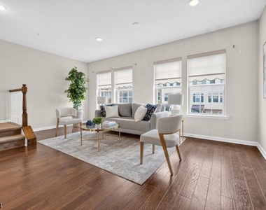 18 Cortland Ct - Photo Thumbnail 8