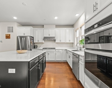 18 Cortland Ct - Photo Thumbnail 12