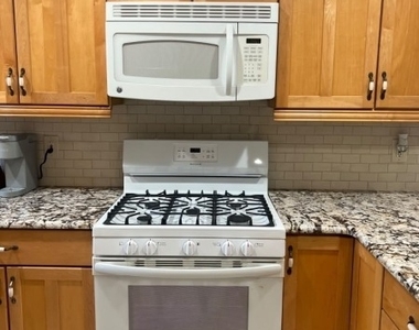 815 Seymour Ave - Photo Thumbnail 3