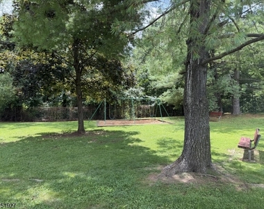 17 Dartmouth Ave - Photo Thumbnail 18