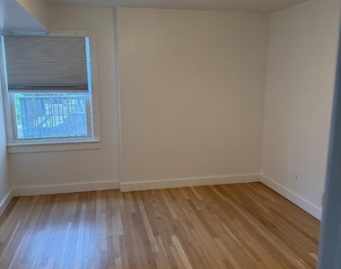 17 Dartmouth Ave - Photo Thumbnail 6