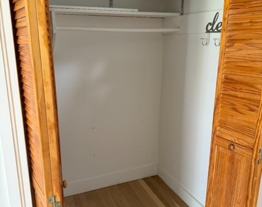 17 Dartmouth Ave - Photo Thumbnail 4