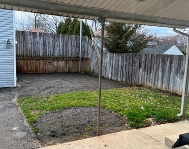 815 Seymour Ave - Photo Thumbnail 11