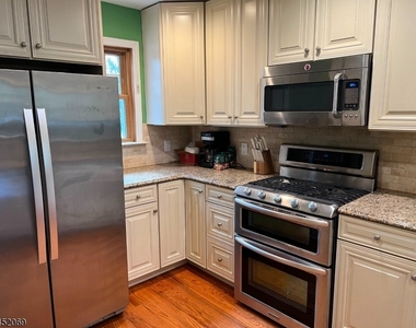 815 Seymour Ave - Photo Thumbnail 2