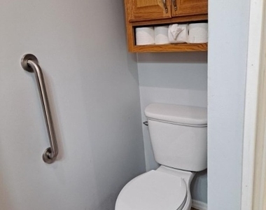 815 Seymour Ave - Photo Thumbnail 9